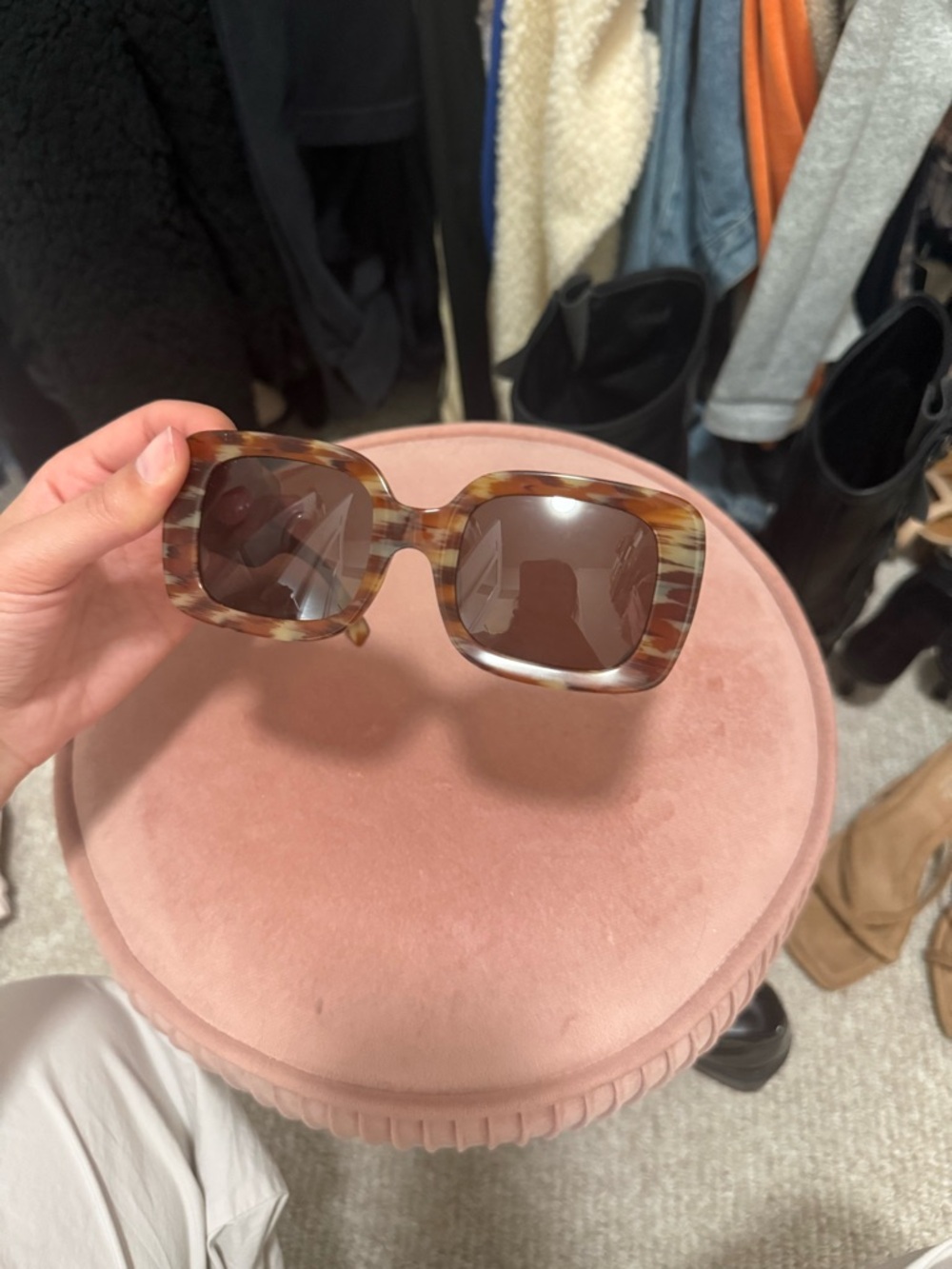 Burberry Tortoiseshell Sunglasses with Gold TB Logo - Picture 2 of 3